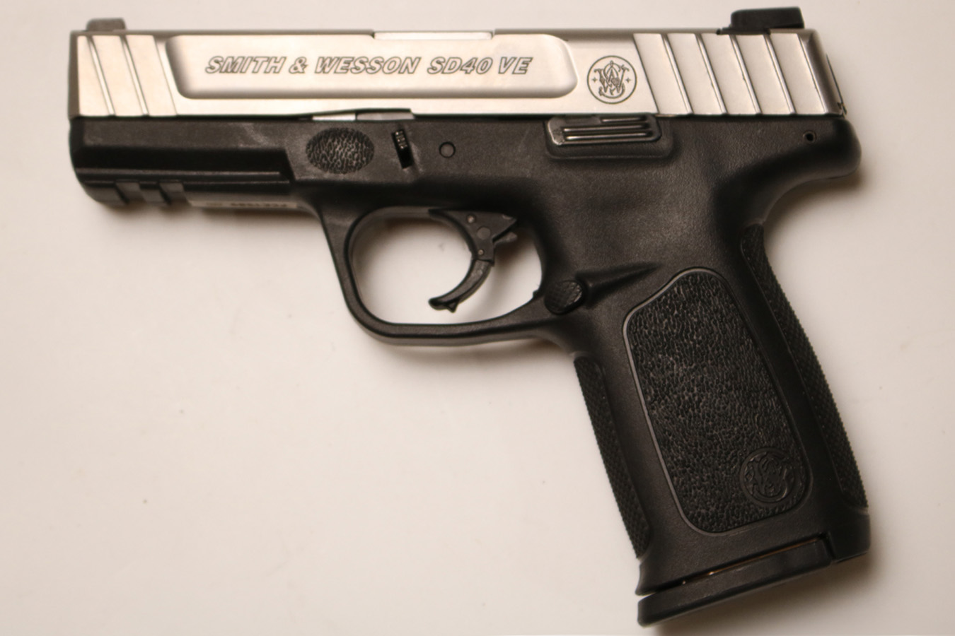 SMITH AND WESSON SD40 VE 40 S&W Police Trade-in Pistol